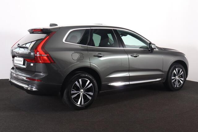 Volvo XC60 T6 Plug-in hybrid AWD Inscription Expression - Panorama/schuifdak - Intellisafe Assist - Full LED - Verwarmbare voorstoelen - Trekhaak semi-elektrisch wegklapbaar - Lederen bekleding - Parkeersensoren achter