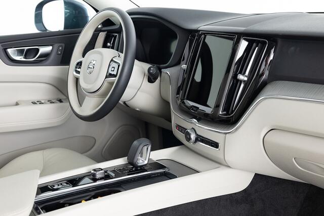 Volvo XC60 2.0 T6 Plug-in hybrid AWD Core Bright | PANORAMADAK | LEDER