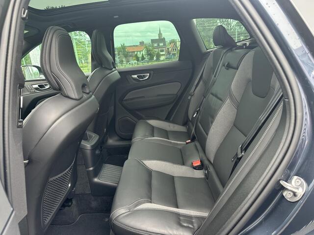 Volvo XC60 2.0 T6 Plug-in hybrid AWD Plus Black Edition / Trekhaak / Pano. dak / Head-up display / Harman Kardon / 360 camera / Seat memory / Elek. verstelbare stoelen / Voor+achter+stuur verwarmd /