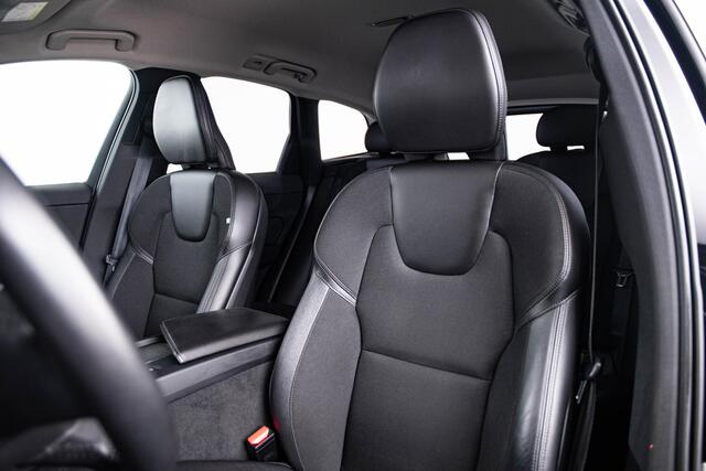 Volvo XC60 2.0 T5 Momentum Trekhaak - Smartphone integratie - Park Assist Pilot - Navigatie - Camera - Climate Control - PDC