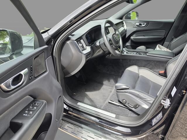 Volvo XC60 2.0 T8 Plug-in Hybrid AWD Ultimate Bright | PHEV Long Range | Harman Kardon Audio | Panoramadak | Achteruitrijcamera | Sportstoelen | Keyless Entry | Elektrische Achterklep | Elektrisch Verstelbare Voorstoelen | Cruise Control Adaptief | BLIS | Navigatie