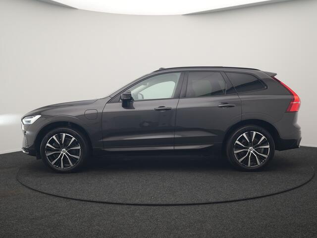 Volvo XC60 T6 PHEV AWD R-Design 350pk Dealer O.H | Trekhaak Af Fabriek | Panodak | Adaptive Cruise | Harman / Kardon | Camera | Lederen Sportstoelen Memory & Verwarmd | Keyless | Apple Carplay | Pilot Assist | Google Assistant & Maps | Stuurverwarming | Virtual | Na