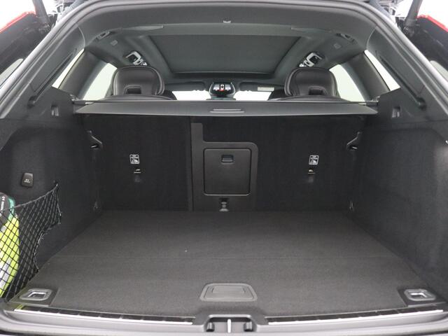 Volvo XC60 2.0 T8 Plug-in hybrid AWD Plus Dark 455PK Aut. Pano-Schuifdak, 21" LM Velgen, 360gr. Camera, Head-Up Display, Elektr. Achterklep, Keyless, Memorystoel
