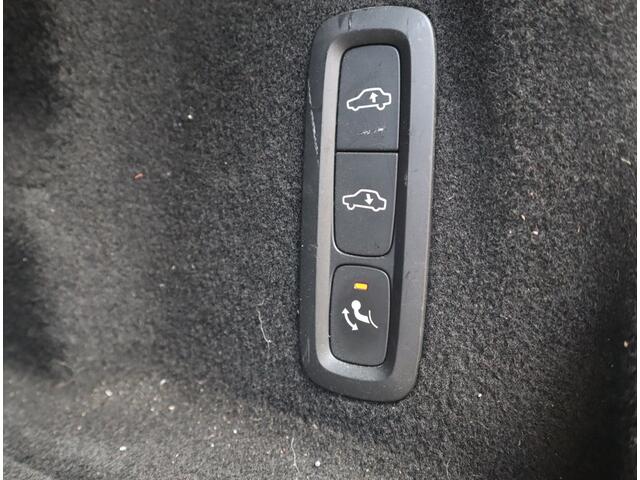 Volvo XC60 2.0 T8 Twin Engine AWD Inscription Navi / Elektr Trekh / 360 Camera / Leder / Memory / Blis /