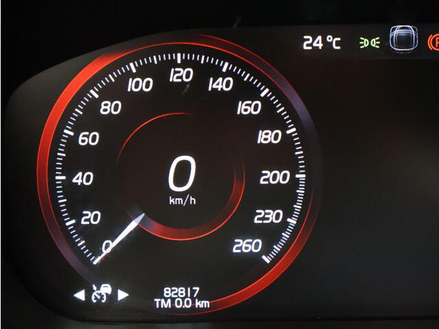 Volvo XC60 T8 AWD Recharge Inscription / Trekhaak / Panoramadak / Adaptive Cruise / BLIS / Stoelverwarming / Lederen Bekleding / Getint Glas /