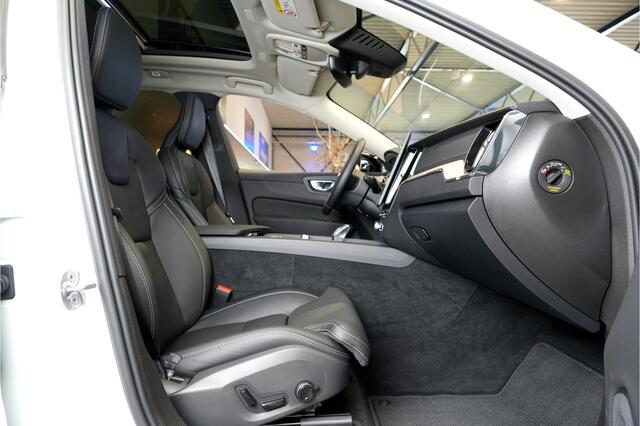 Volvo XC60 2.0 T8 AWD 335kW/456pk Aut8 Recharge Ultra Dark Excl. LUCHTVERING + BOWERS&WILKINS + PANORAMADAK + BLIS + HEAD-UP + PILOT ASSIST + V&A STOEL-&STUURVERWARMING + GOOGLE + STOELVENTILATIE&-MASSAGE + ADAPT.CRUISE + 360 CAMERA + 21" LM-VELGEN!!