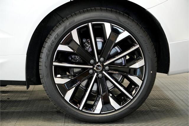 Volvo XC60 2.0 T8 AWD 335kW/456pk Aut8 Recharge Ultra Dark Excl. LUCHTVERING + BOWERS&WILKINS + PANORAMADAK + BLIS + HEAD-UP + PILOT ASSIST + V&A STOEL-&STUURVERWARMING + GOOGLE + STOELVENTILATIE&-MASSAGE + ADAPT.CRUISE + 360 CAMERA + 21" LM-VELGEN!!