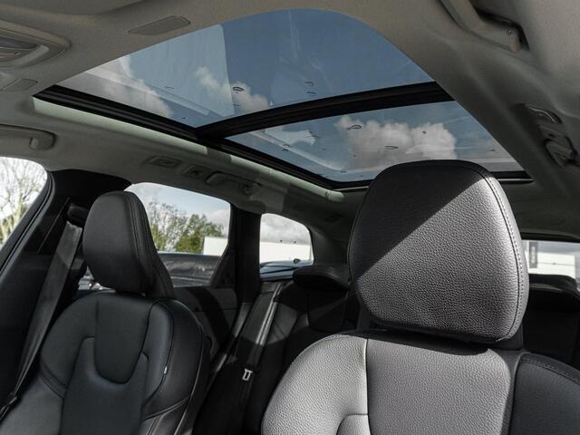 Volvo XC60 2.0 T8 Plug-in hybrid AWD Plus Dark (335kW/455PK) ** PANORAMA, ACC, VERW. ST, 19-inch LMV ** 1e EIG - UNFALLFREI ** ** INFORMEER OOK NAAR ONZE AANTREKKELIJKE FINANCIAL-LEASE TARIEVEN **