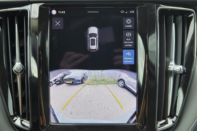 Volvo XC60 T6 Recharge AWD Core Bright - Panorama/schuifdak - IntelliSafe Assist & Surround - 360º Camera - Verwarmde voorstoelen, stuur & achterbank - Parkeersensoren voor & achter - Draadloze tel. lader - Extra getint glas - 19' LMV