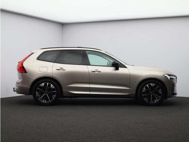 Volvo XC60 2.0 T6 Plug-in hybrid AWD Ultra Dark / Trekhaak / Luchtvering / 360 Camera / Head-up Display / Harman Kardon / Stoel+Stuurverwarming / Elektrische Stoelen /