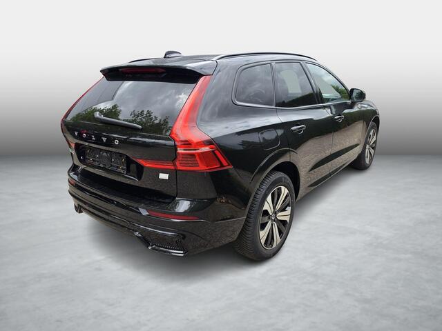 Volvo XC60 2.0 T6 Plug-in Hybrid AWD Plus Dark | PHEV Long Range | Harman Kardon Audio | Panoramadak | Achteruitrijcamera | Sportstoelen | Stoelverwarming voor en achter | Keyless Entry | Elektrische Achterklep | Elektrisch Verstelbare Voorstoelen | Cruise Control A