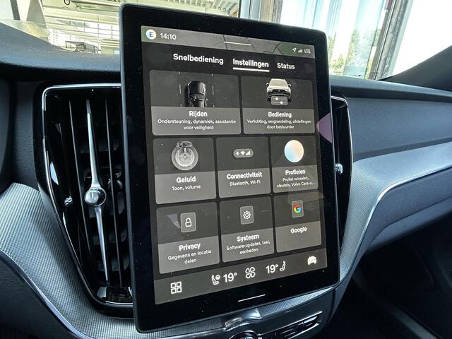 Volvo XC60 2.0 T8 Plug-in hybrid AWD Plus Black Edition Harman-Kardon Premium Sound system, Parkeercamera, Verwarmde stoelen 4X, Eelectr.verstelbare voorstoelen
