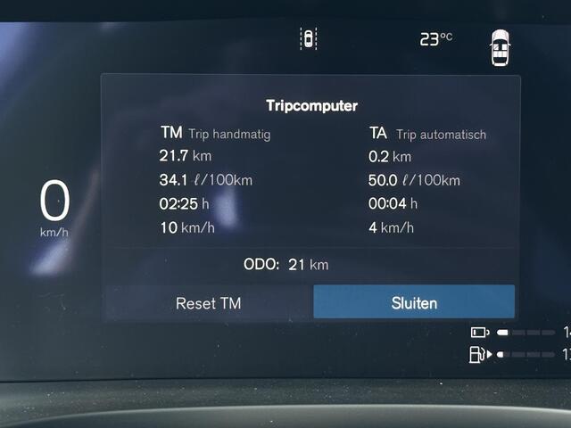 Volvo XC60 2.0 T8 Plug-in hybrid AWD Ultra Black Edition / Pano. dak / Head-up display / Elek. verstelbare stoelen / Voor+achter+stuur verwarmd / Harman kardon / 360 camera / BLIS / Seat memory /