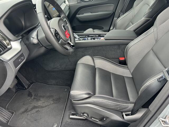 Volvo XC60 2.0 T8 Plug-in hybrid AWD BLACK EDITION (335kW/455PK) ** PANO, TREKH, ACC, HuD, 21-inch LMV ** 1e EIG - UNFALLFREI ** ** INFORMEER OOK NAAR ONZE AANTREKKELIJKE FINANCIAL-LEASE TARIEVEN **