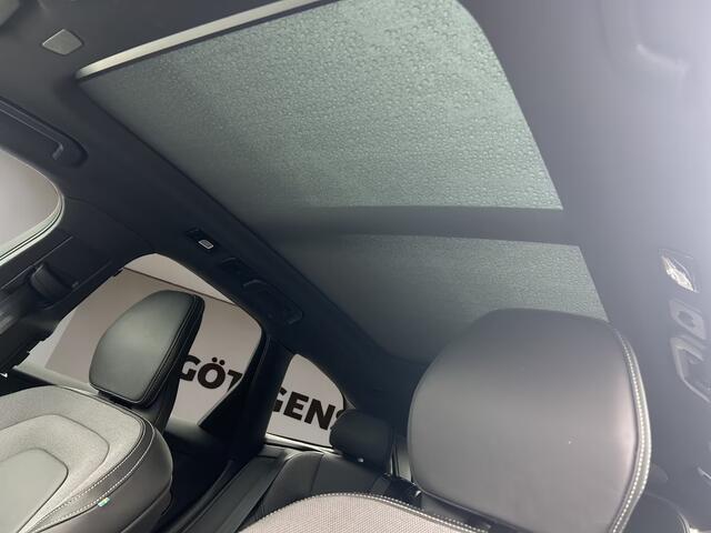 Volvo XC60 2.0 T8 Plug-in hybrid AWD BLACK EDITION (335kW/455PK) ** PANO, TREKH, ACC, HuD, 21-inch LMV ** 1e EIG - UNFALLFREI ** ** INFORMEER OOK NAAR ONZE AANTREKKELIJKE FINANCIAL-LEASE TARIEVEN **
