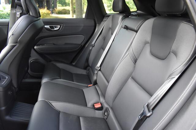 Volvo XC60 2.0 T6 Plug-in hybrid AWD 400PK Dark, PANO, LEER, TREKH.