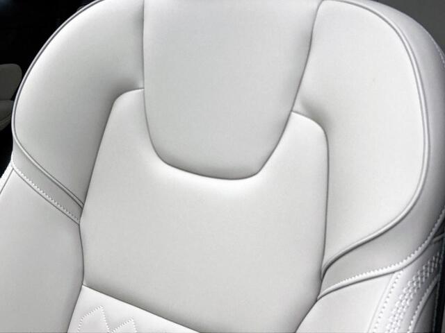 Volvo XC60 2.0 T8 AWD Ultra Dark | Bowers&Wilkins | Trekhaak | Luchtvering |