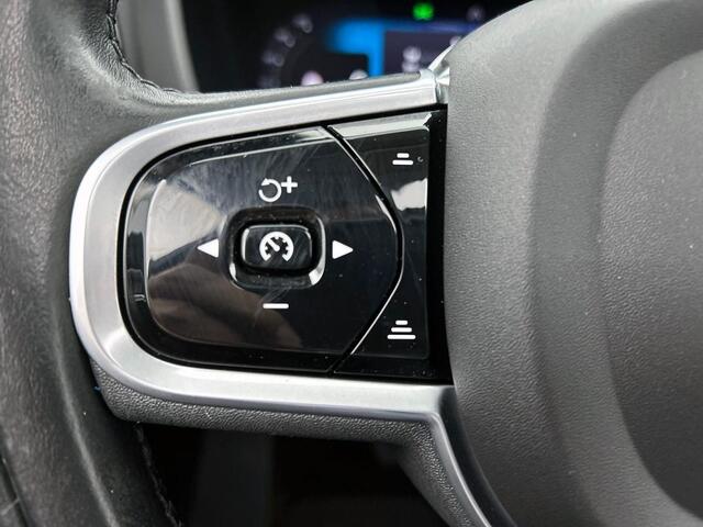 Volvo XC60 2.0 T8 AWD Inscription Expression | SOH 90% | Trekhaak | Dealero