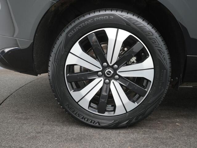 Volvo XC60 2.0 T6 Plug-in hybrid AWD Essential Bright - RIJKLAARPRIJS - All Seasonbanden - Achteruitrijcamera - Elektrisch Glazen Panoramadak - Elektrische Uitklapbare Trekhaak - Stoel- en Stuurverwarming!