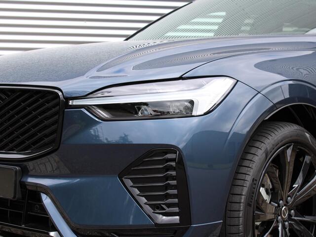 Volvo XC60 2.0 T6 Plug-in hybrid AWD Plus Black Edition Automaat / Trekhaak / Panoramadak / Head-up display / Harman Kardon / 360 camera / 21"velgen