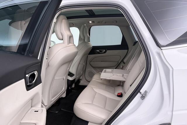 Volvo XC60 2.0 T5 AWD Inscription (PANORAMADAK, CAMERA, STOELVERWARMING, ELEKTR STOELEN, NAVIGATIE, P