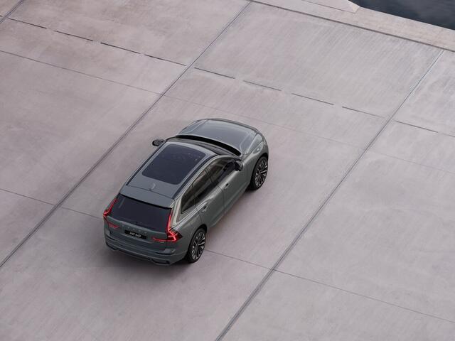 Volvo XC60 T6 Plug-in hybrid AWD Plus Dark | Panoramadak | 360° camera | Luchtvering | Head-up display | Harman Kardon | Stoel- en stuurverwarming