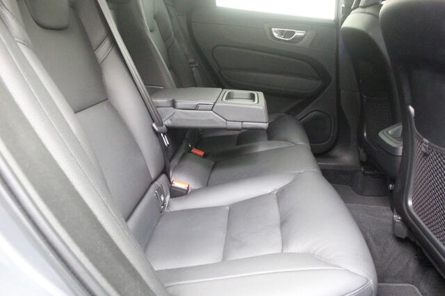 Volvo XC60 B5 AWD Inscription | Rijklaarprijs | Trekhaak |