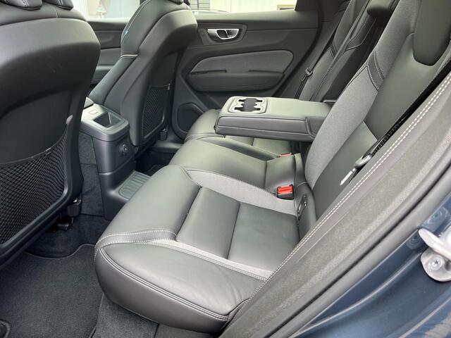 Volvo XC60 2.0 T8 Plug-in Hybrid AWD Ultra Black Edition | PHEV | Trekhaak | Luchtvering | Panoramadak | Harman Kardon Audio | Head-up Display | 360 Graden Camera | Keyless Entry | Elektrische Achterklep | Sportstoelen | Stoelverwarming voor en achter | Google Navigatie | Apple Carplay | Android Auto | Zitverlenging | 21" Lichtmetalen Velgen
