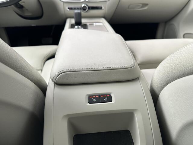 Volvo XC60 2.0 T6 Plug-in hybrid AWD Plus Bright Luchtvering|trekhaak|ACC