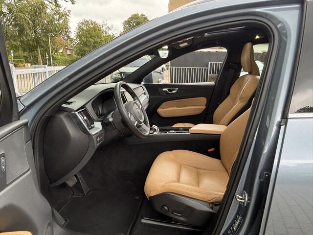 Volvo XC60 T8 AWD Pano HeadUp 74470Keyless Pilot assist 360 camera