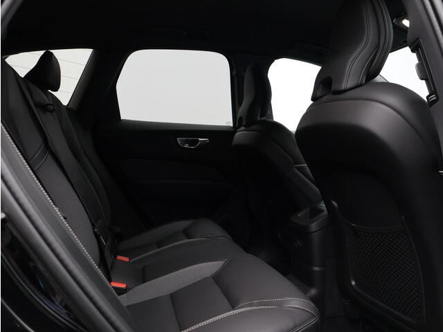 Volvo XC60 T8 AWD Plug-in hybrid Plus Black Edition / Harman Kardon / Elektrisch bedienbare stoelen / Stoel+stuur+achterbankverwarming
