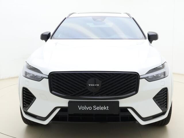 Volvo XC60 T8 455pk AWD Ultra Black Edition / 22'' / Head-Up / Lederen Dashboard / Full-LED / Panoramadak / Sportstoelen / Getint Glas / El. Stoelen / ACC / BLIS / Stoel + Stuurw. Verwarming /