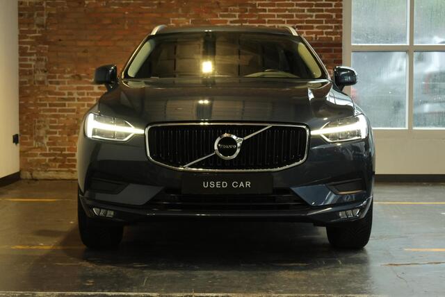 Volvo XC60 T4 Momentum Pro | Semi-Electrische Inklapbare Trekhaak | Dealeronderhouden | Comfortstoelen | Lederenbekleding | 4-seizoenenbanden | Cruise Control | Navigatie | Stoelverwarming | stuurwielverwarming | Navigatie | Cruise Control |