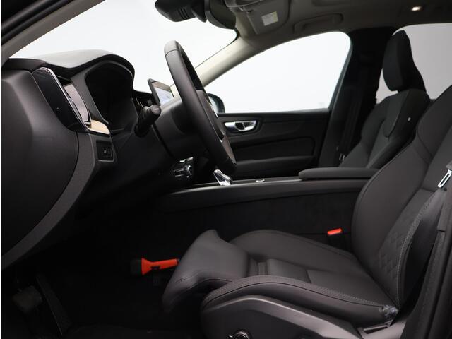 Volvo XC60 T6 AWD Plug-in hybrid Ultra Dark / Trekhaak / Luchtvering / Head up displ / Stoel+stuur+achterbankverwarming / Harman Kardon / Privacy glass