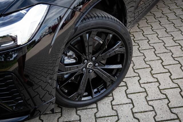 Volvo XC60 2.0 T8 Plug-in hybrid AWD Plus Black Edition , Luchtvering, Panoramadak, Harman&Kardon, 360-camera, HUD
