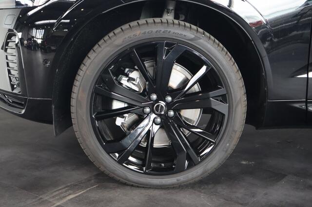 Volvo XC60 Plus Black Edition Recharge Plug-In Hybrid AWD R Design T8