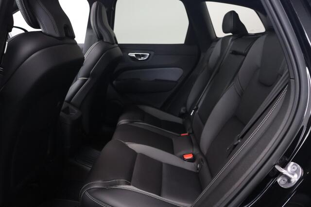 Volvo XC60 Plus Black Edition Recharge Plug-In Hybrid AWD R Design T8