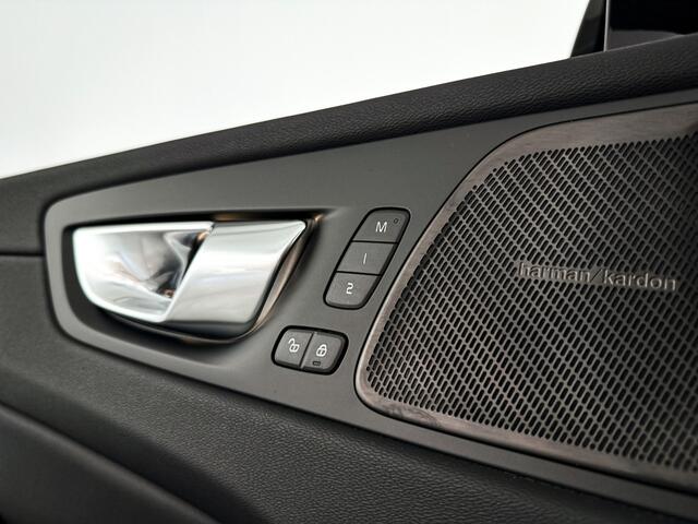 Volvo XC60 T6 Plug-in hybrid AWD Ultra Dark | Panoramadak | 360° camera | Harman Kardon | Head-up display | Stoel- en stuurverwarming