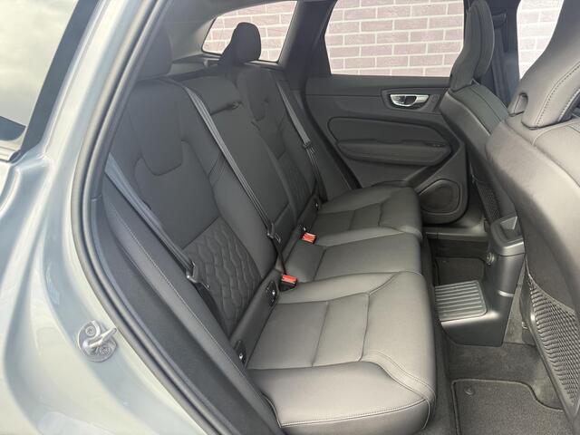Volvo XC60 2.0 T6 Plug-in hybrid AWD Ultra Dark | SOH:100% | Trekhaak | Luchtvering | Head-up display | Keyless entry/start | Schuif/Kantel Panoramadak | Stoel/stuurverwarming | Power Seats | Memory | Extra getint glas | 360° Camera |