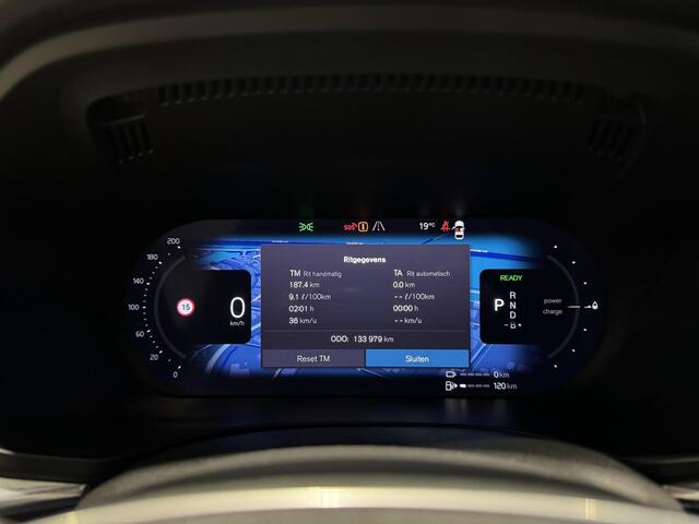 Volvo XC60 2.0 Recharge T6 AWD Business | panorama | navi | facelift model |