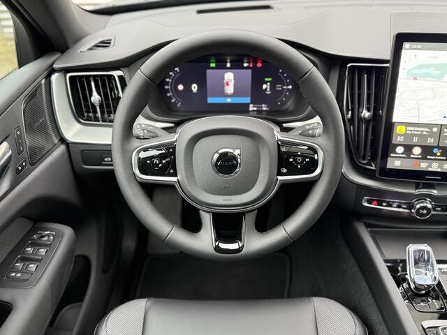 Volvo XC60 2.0 T6 Ultra Black Edition Nieuw Model l Pano l Trekhaak l Adaptieve Cruise l Harman Kardon l HUD