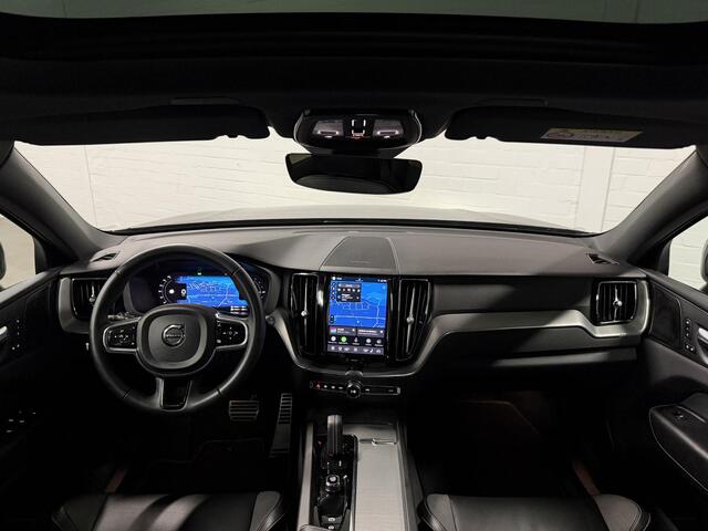 Volvo XC60 2.0 T6 Plug-in hybrid AWD Plus Dark Long Range | Open dak | Adapt. cruise | Harman/Kardon | Stuur-/Stoelverwarming | 360 Camera | Google | Keyless | Memory