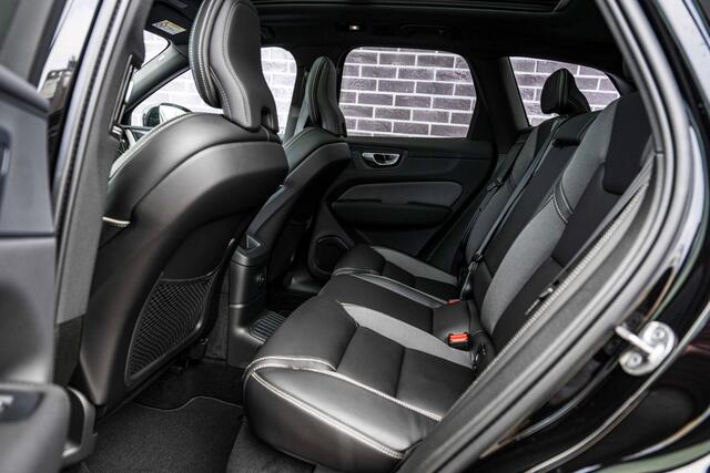 Volvo XC60 2.0 T6 Plug-in hybrid AWD Ultra Black Edition | Facelift | Adaptieve Cruise Control | Panoramadak | 360° Parkeercamera | Harman Kardon Audio | Head-Up Display | Dodehoek Detectie | Stoel-/Stuurverwarming |