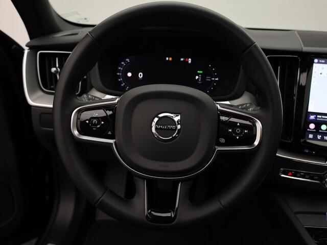 Volvo XC60 2.0 T6 Plug-in hybrid AWD Plus Dark | Panodak | Trekhaak | Elek. Achterklep | Apple Carplay / Adroid | Memory Seats | Harman Kardon | Prijs Rijklaar !!