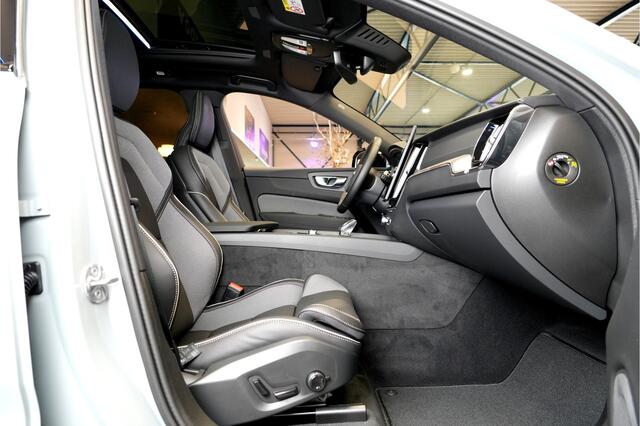 Volvo XC60 2.0 T6 AWD 247kW/336pk Aut8 MJ2027, NIEUW €83.347! Plug-in Ultra Black Ed. LUCHTVERING + HARMAN/KARDON + PANORAMADAK + EL.TREKHAAK + HEAD-UP + PILOT ASSIST + STOELVERWARMING V&A + STUURVERWARMING + 360 CAMERA + 21" LM-VELGEN!!