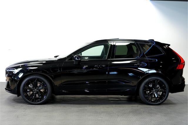 Volvo XC60 2.0 T6 AWD 247kW/336pk Aut8 MJ2027, NIEUW €82.042! Plug-in Ultra Black Ed. LUCHTVERING + HARMAN/KARDON + PANORAMADAK + EL.TREKHAAK + HEAD-UP + PILOT ASSIST + STOELVERWARMING V&A + STUURVERWARMING + 360 CAMERA + 21" LM-VELGEN!!