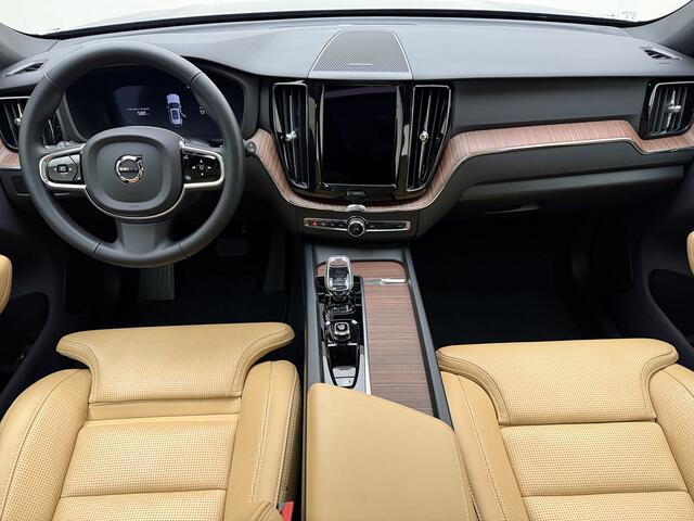 Volvo XC60 T6 AWD 350pk Plus Dark / Luchtvering / Geventileerde stoelen / Amber interieur / Panorama dak / Trekhaak / Voorruit verwarming /
