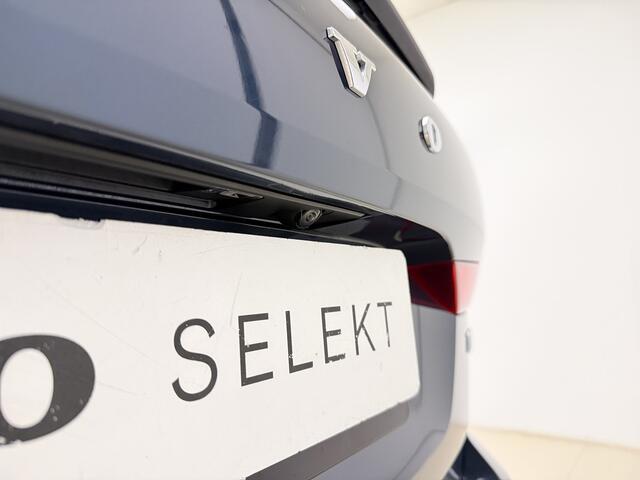 Volvo XC60 T6 AWD 350pk Plus Dark / Luchtvering / Geventileerde stoelen / Amber interieur / Panorama dak / Trekhaak / Voorruit verwarming /