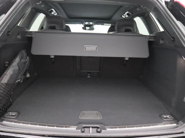 Volvo XC60 2.0 T6 Plug-in hybrid AWD Plus Black Edition 350PK Panoramadak, Trekhaak, Luchtvering, 21" LM Velgen, Head-Up Display, 360gr. Camera, Keyless, Stoelverwarming