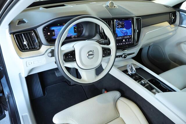 Volvo XC60 Recharge T6 AWD Inscription | Bowers & Wilkins Premium Audio | Luchtvering | Massage in voorstoelen | Gelamineerde zijruiten | Parkeercamera | Adaptive Cruise Control | Head-Up Display | Parkeersensoren voor + achter | 1ste Eigenaar